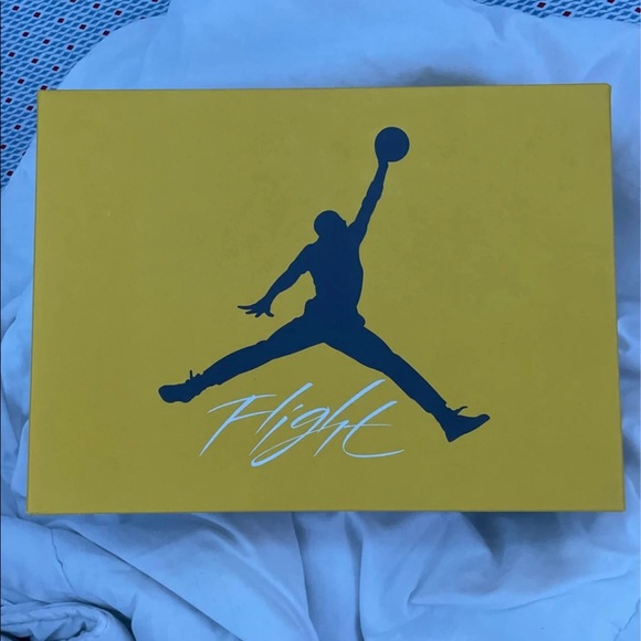 Jordan 4 Lightning Yellow gs size 6 DS - Picture 11 of 11